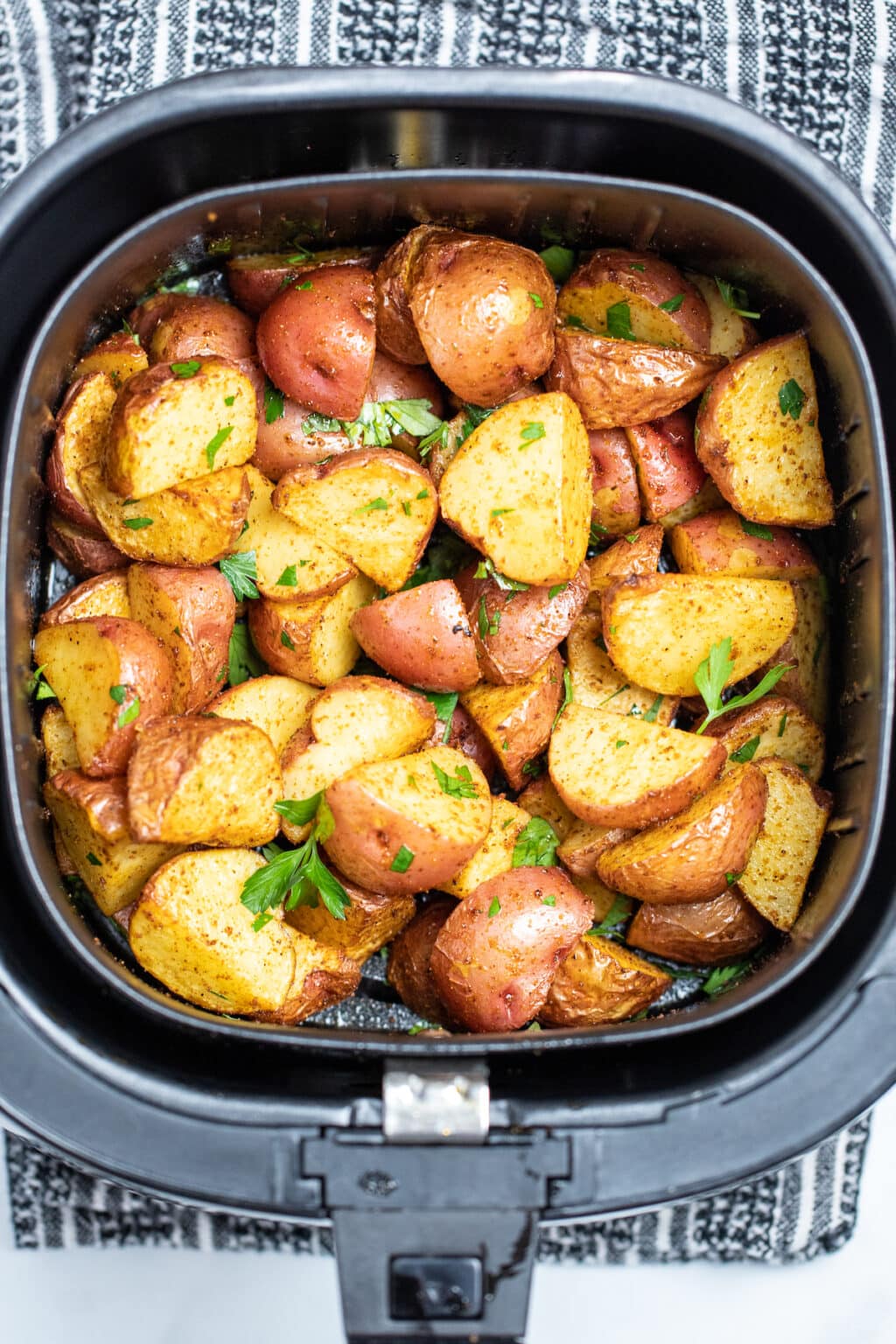 Air Fryer Red Potatoes • Dishing Delish 1120