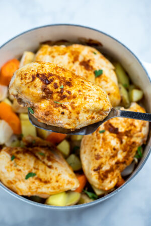 Dutch Oven Chicken Breast With Potatoes Dishing Delish   Dutch Oven Chicken Breast 7 300x450 